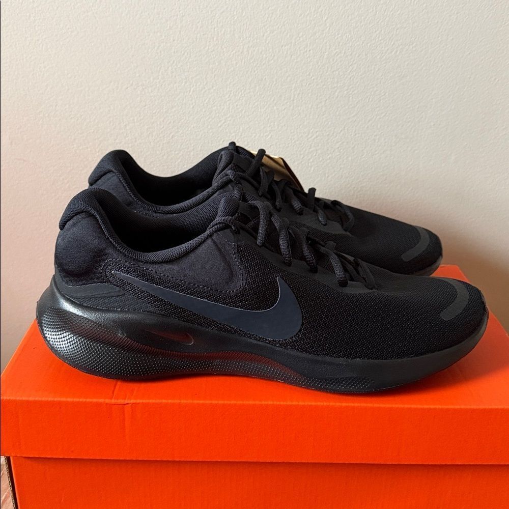 Nike Revolution 7 Black FB2207-005 Men’s Size 11.5
